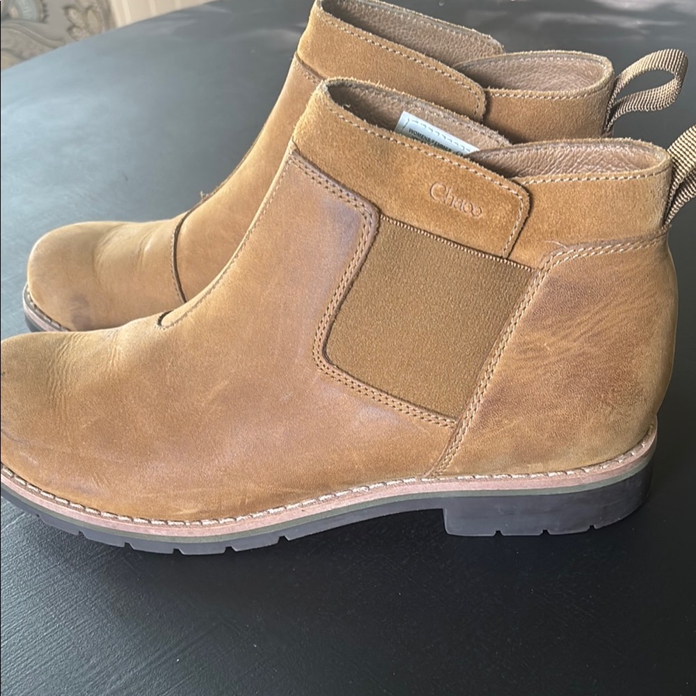 Clarks Tan Chukka Boots Suede Classic Design